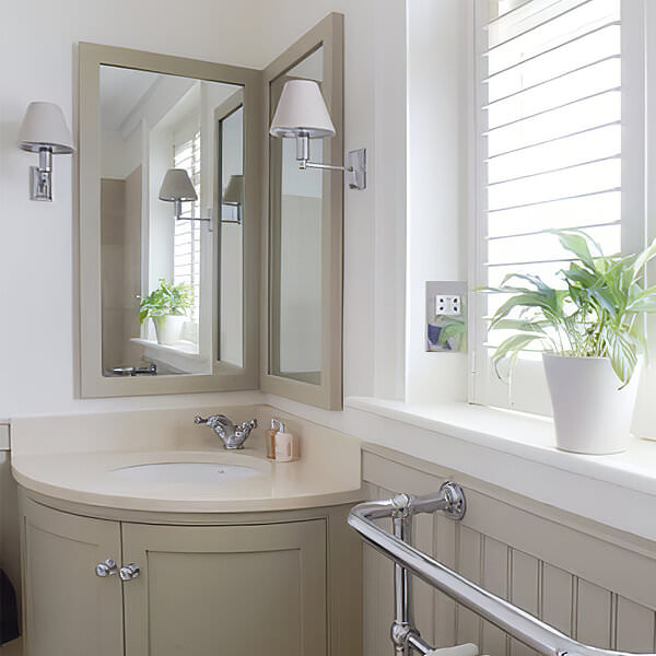 Folded corner mirror