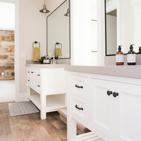 Modern Farmhouse Bathrooms